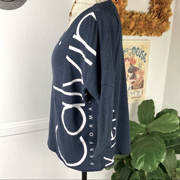 ✨4🛒 $20 ✨ Calvin Klein Navy Logo Tee M Performance shirt top front logo graphic - Picture 2 of 9